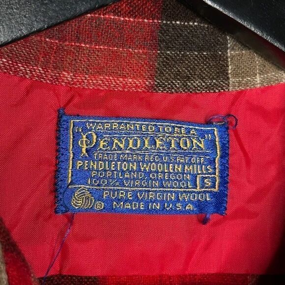Vintage Pendleton Loop Flap Bright Red Flannel Made In USA Small - Picture 3 of 7